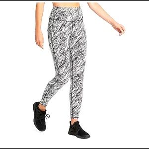All in Motion Black & White High Rise Leggings XXL